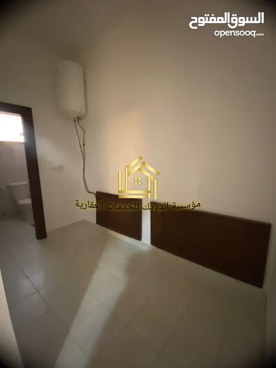 شقة دوبلكس أول مع روف مع ترس بإطلالــــه رائعة