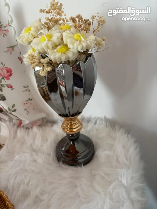 شموع معطرة وهدايا حسب الطلب
