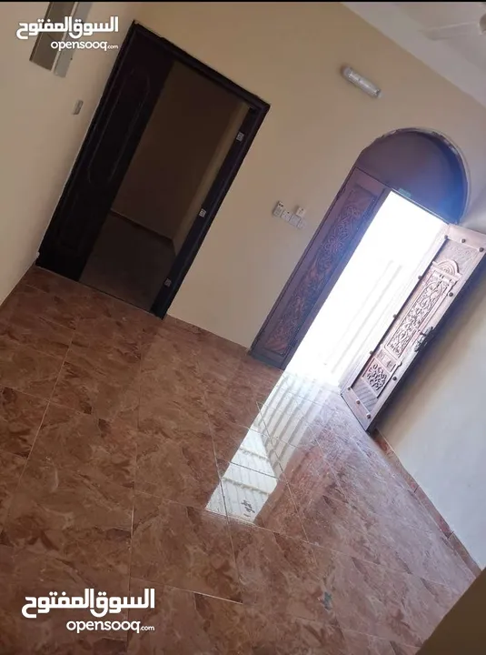 شقة للإيجار في ولاية عبري منطقة هجار flat for rent in Ibri 1st floor