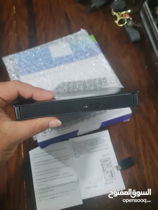 مشغل الاقراص سي دي خارجي Portable CD drive