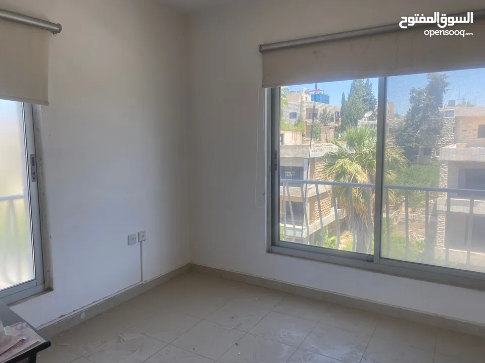 عيادة عدد 2 مفتوحين على بعض للبيع في الخالدي - REF : 45011