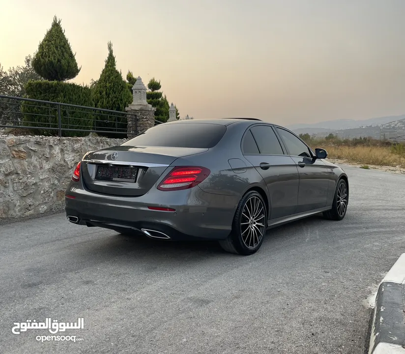 E220d ᄉ Mercedes-Benz