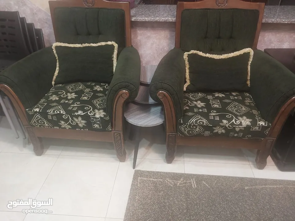 طقم كنب تفصيل اسفنج ضغط 7 مقاعد خشب مصري جيد جدا بسعر مغري جدا