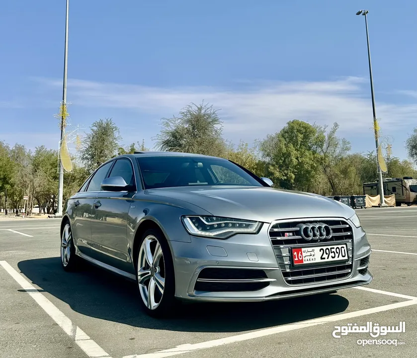 Audi S6, very clean, no accidents or paint, full specifications