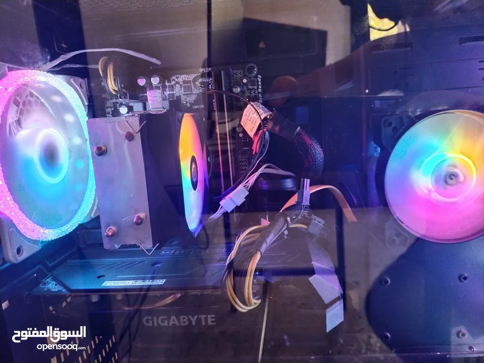 كمبيوتر جبار بسعر الحرق