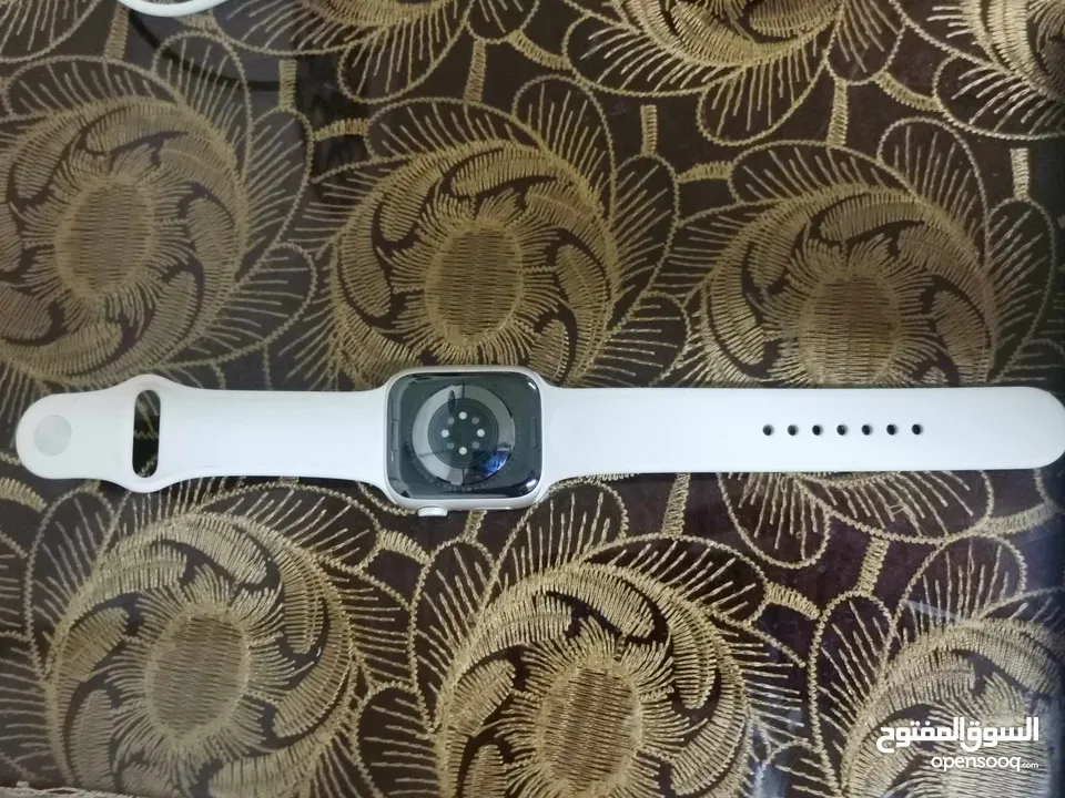 apple watch series 8 45mm gps + cellular السعر حرق :140دينار