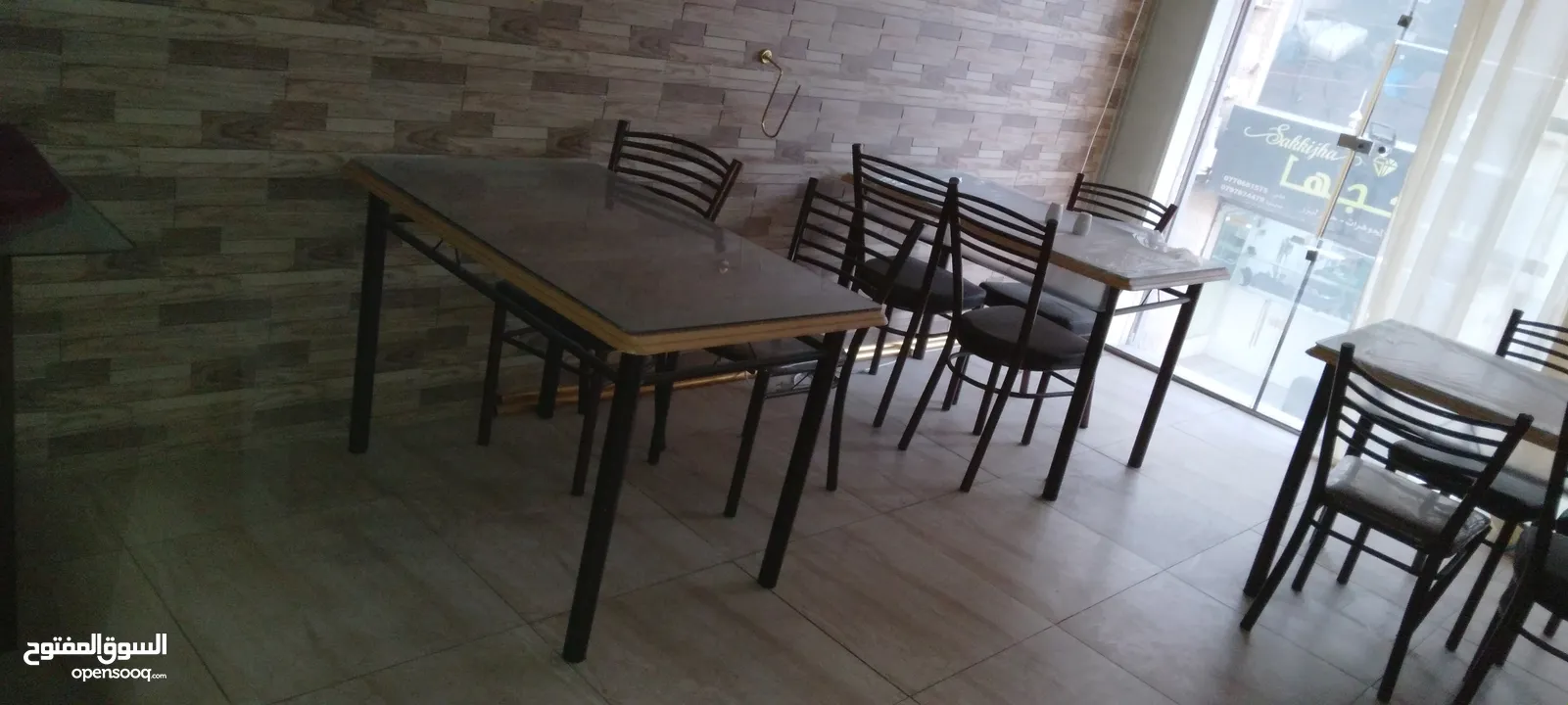 عدة مطعم للبيع
