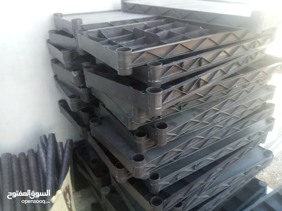 رفوف بلاستيكية، باب ألمنيوم، 2/ 4متر.