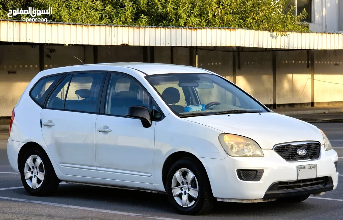 KIA CARENS 2011 FAMILY USED CAR FOR SALE IN NEAT CONDITION