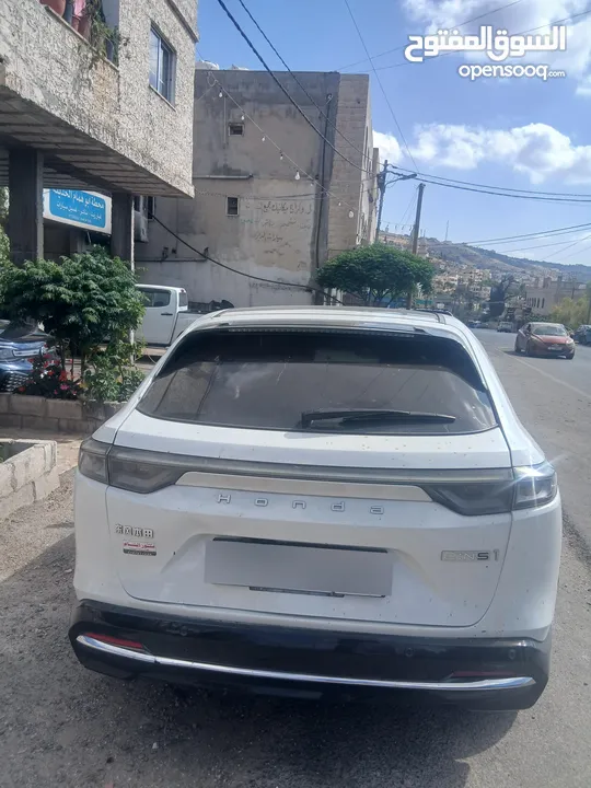 سياره غنيه عن التعريف  ENS1  E3 قابل للتفاوض بشيى بسيط  الرجاء عدم التبخيس