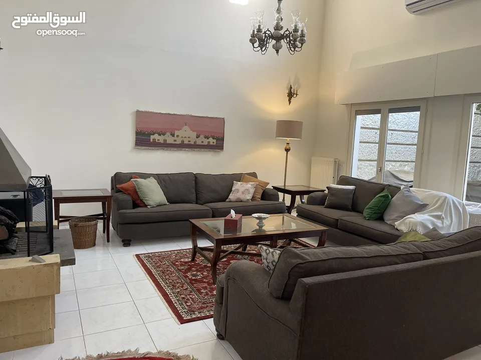 4 Bed 4 Bath Villa For Rent ضاحية الرشيد