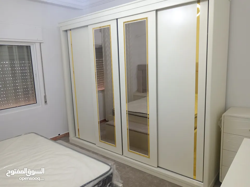 اثاث جديد لم يستخدم بداعي السفر