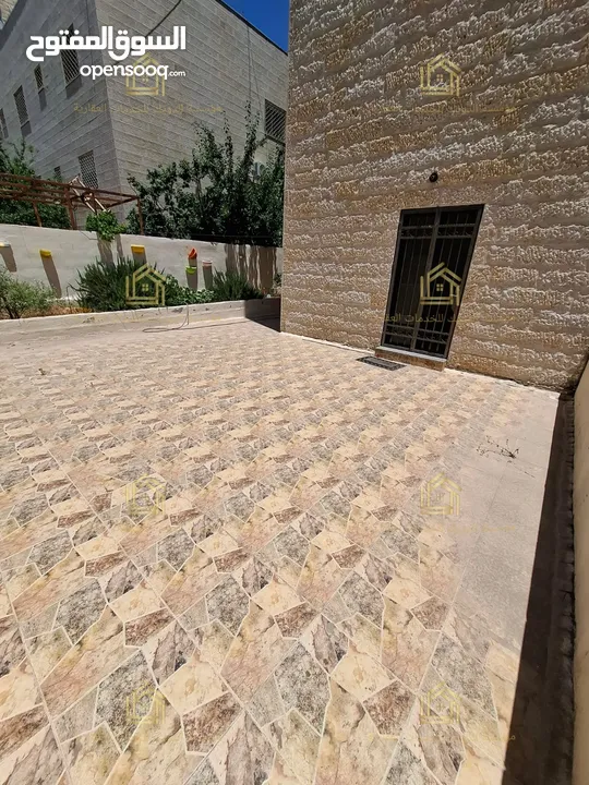 شقة مميزة - ضاحية الرشيد - 3نوم1ماستر - 190م - ترس خارجي واسع - قرب الخدمات