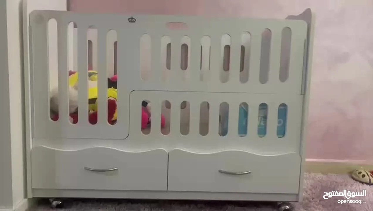 تخت اطفال شبه جديد