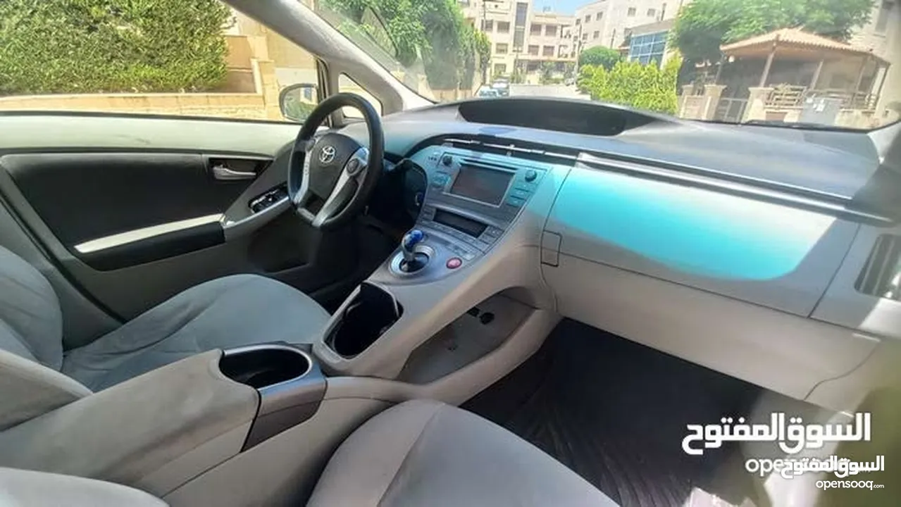 تويوتا بريوس لون اسود ملوكي 2014 فحص 3 جيد بسعر مغري قابل للبدل