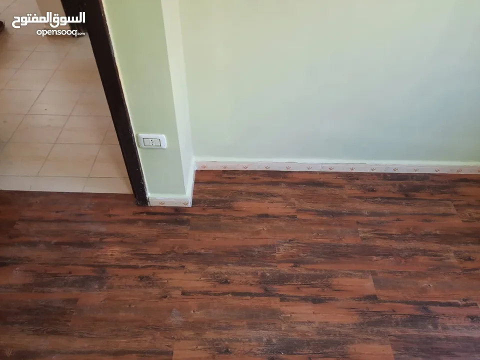 ارضيات باركيه رولات شرحات pvc مواصفات اوروبي سهل تركيب الوان متعددده تنفيذ  خلال ساعات