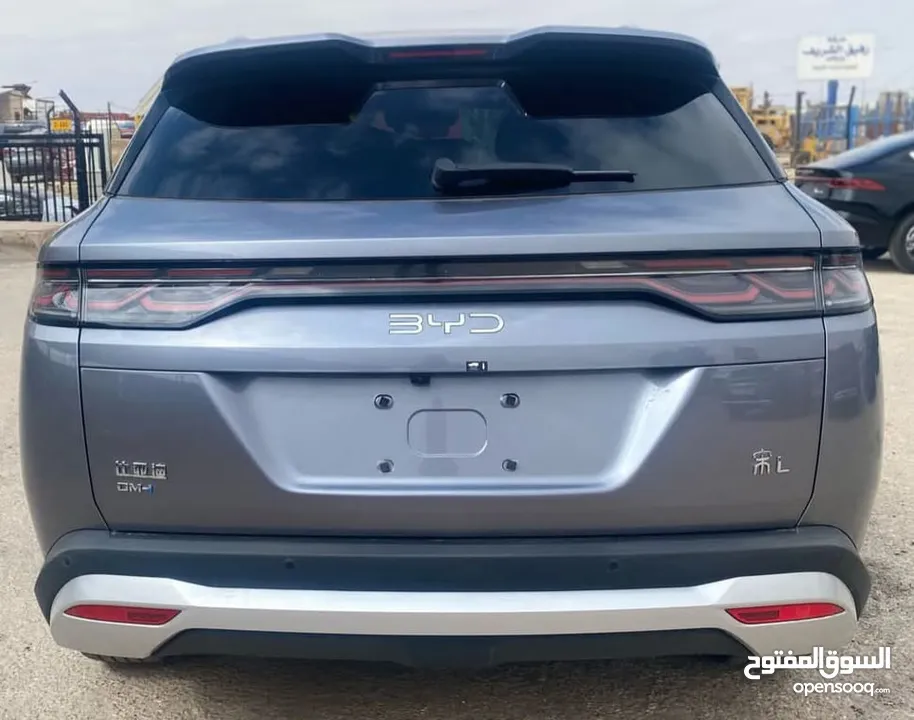 BYD سونغ L...أعلى فئة فل كامل جميع  الاضافات محرك1500 يقطع 1200كيلو وبطارية تقطع 150 كيلو بالشحنة