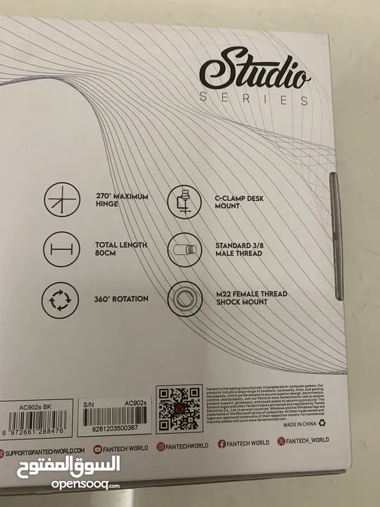 Hyperx solo cast microphone and stand