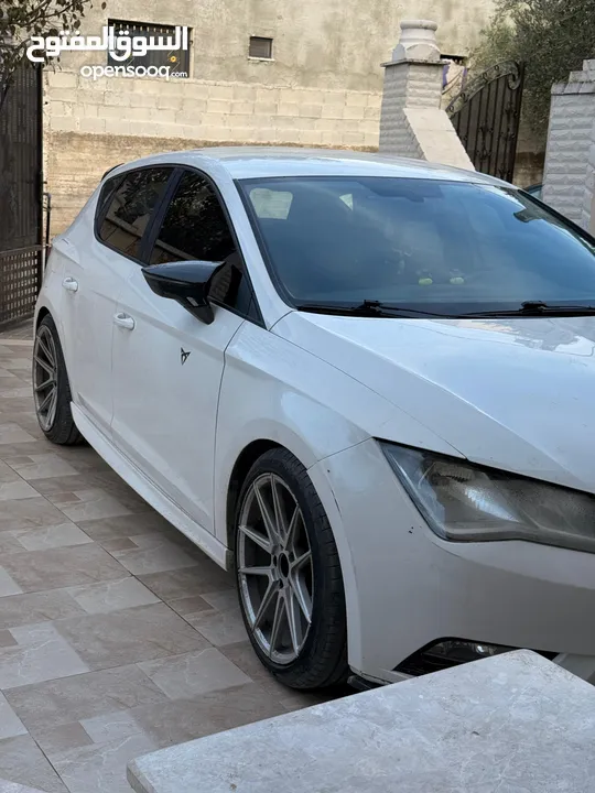 سيات ليون 2015 ترخيص تأمين لشهر 8