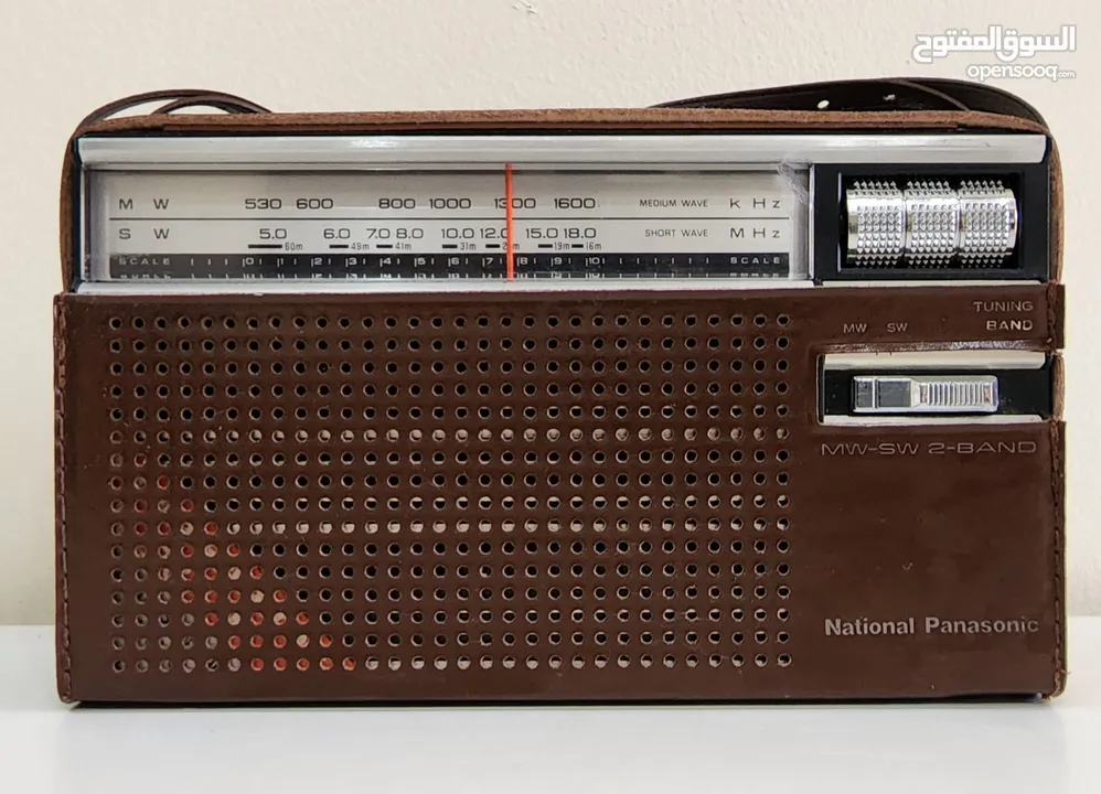 National Panasonic R-218R MW/SW 2 Band Portable radio W/ Box authentic