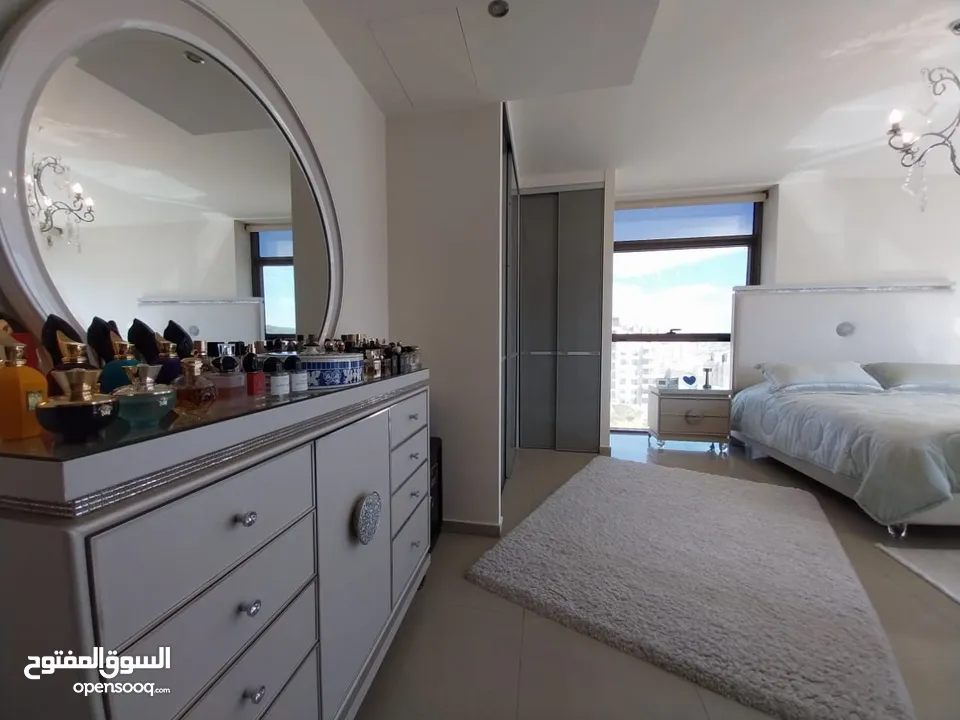 شقه طابقيه لللبيع او للايجار