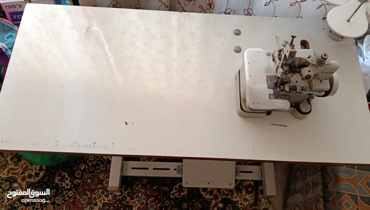 ماكينة حبكة سنجر نضيفة و ممتازة
