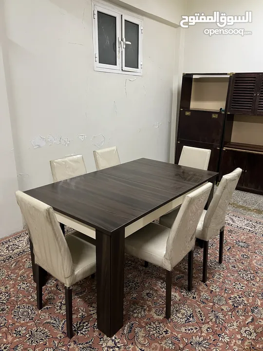 طاوله طعام ثمان اشخاص