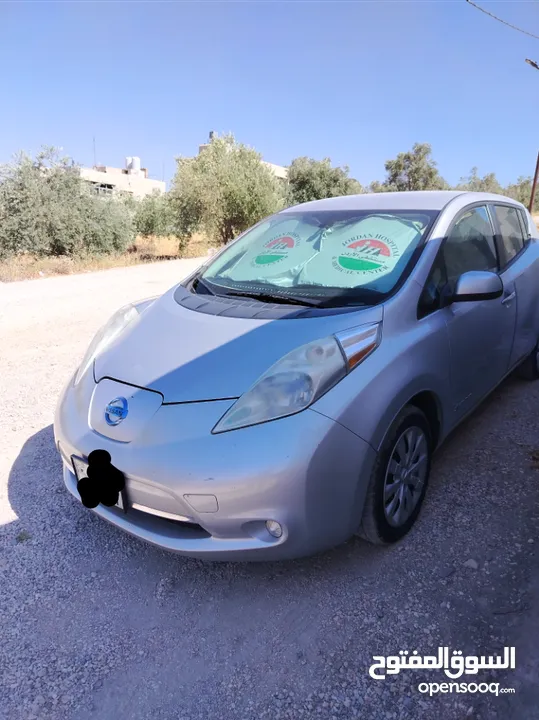 نيسان ليف 2014