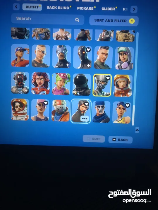 حساب ايبك قيمز وحساب فورت نايت سيزون ثالث وطور الزومبي  للبيع بسعر مرتب