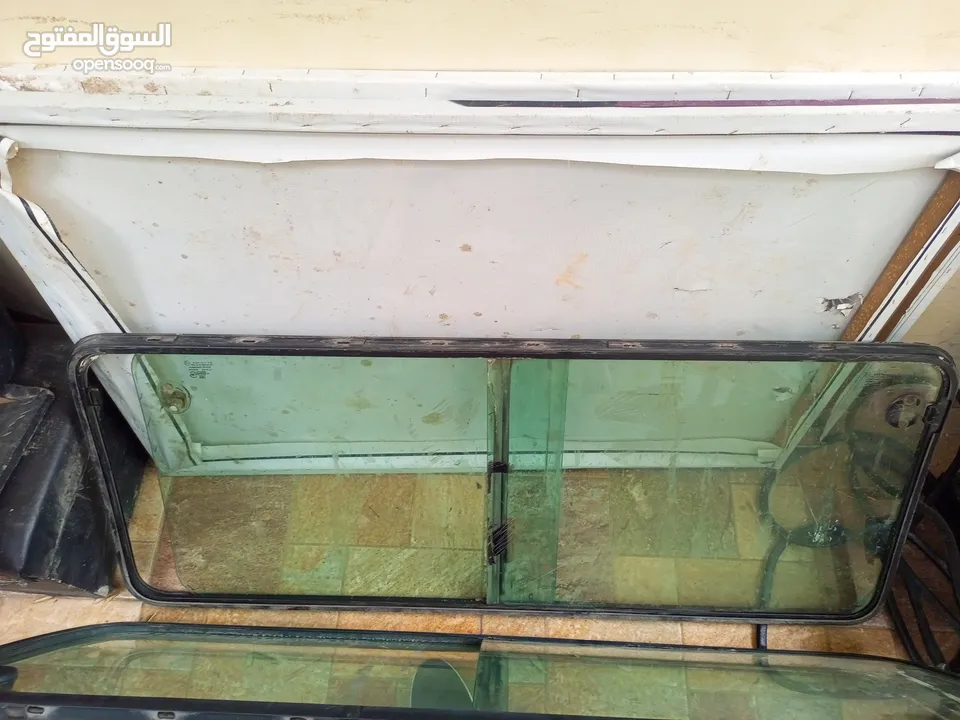 زجاج H100 خلفي