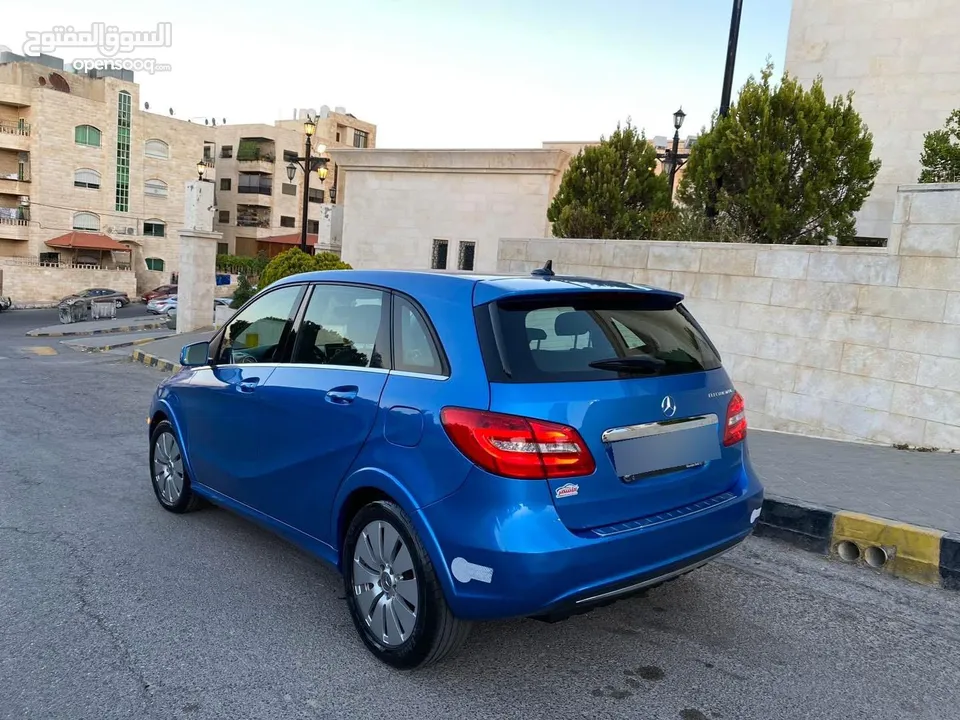 مرسيدس B class ماشيه 88 الف فقط بحاله الوكاله