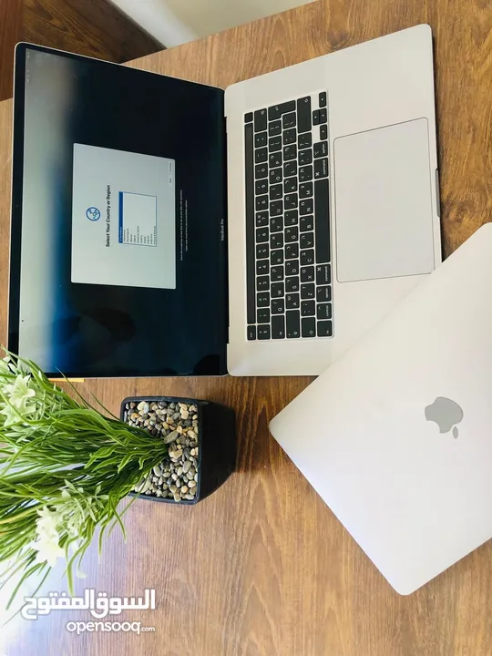 MacBook Pro (13-inch, 2020, Four Thunderbolt 3 ports