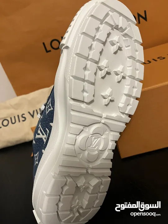 Urgent sale - has to be sold by 22 May, Louis Vuitton sneakers - size 38