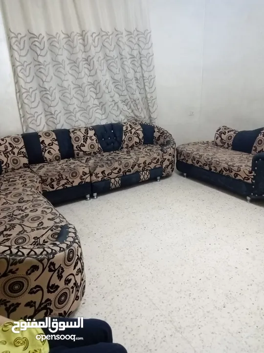كورنر مرتبة تسع مقاعد لون بني غامق وبيج