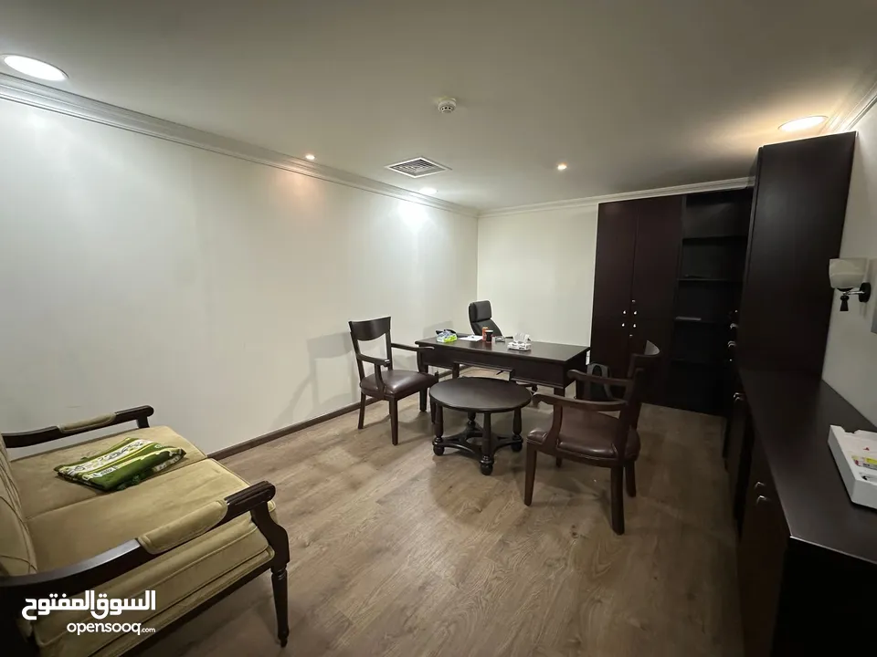 مكتب بمساحة 235 متر مربع للبيع في الصويفيه ( Property 42798 )-174998407