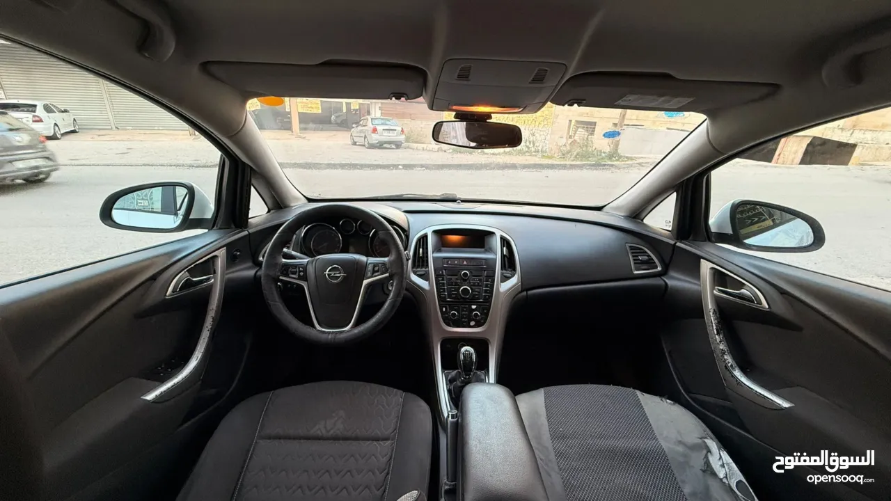 اوبل أسترا 2013