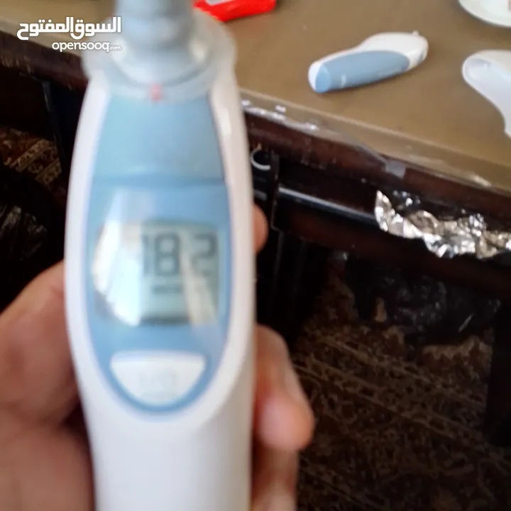 جهاز تنظيف الاسنان بديل الحيط