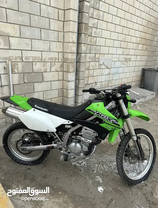 دراجة نارية تريل كوازاكي  250 kawasaki  KLX   لم تستعمل كثيرا شبه جديده