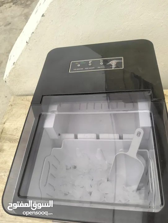للبيع ice maker بحالة ممتازة جدا ماركة ناشيونال وسريعة التحضير تستخدم في البيوت والمطاعم والكافيهات.
