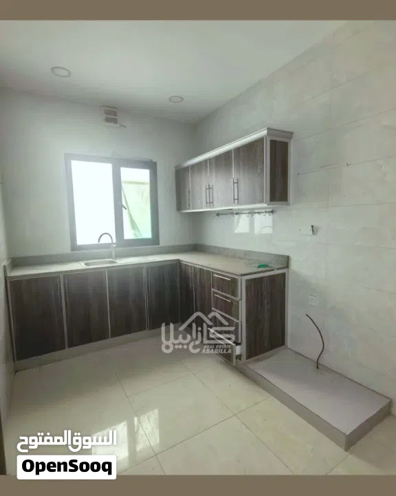 للبيع شقة في منطقة هادئة وراقية في الحد الجديدة مع اطلالة جزئية بحرية