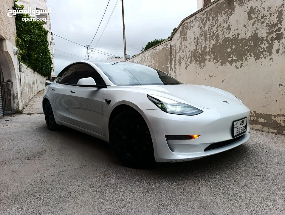 TESLA MODEL 3 ONLY 8000KM