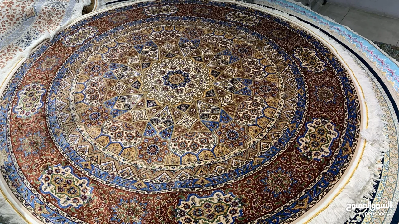 iranian silk carpet round 2*2