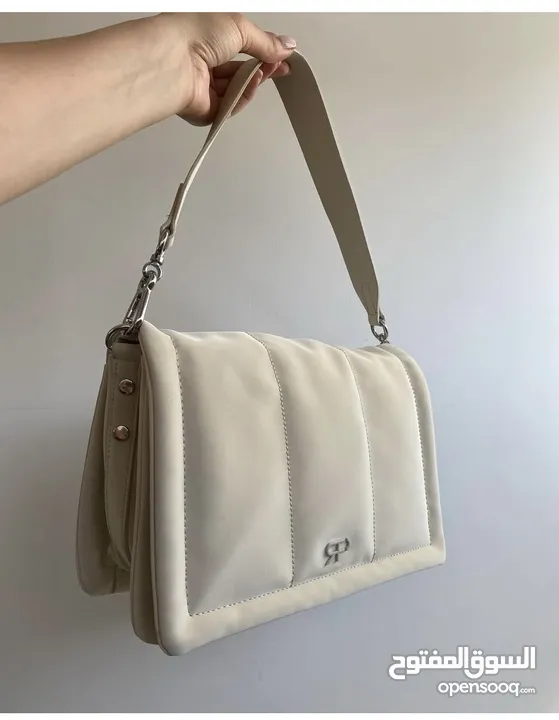 Medium size bag ,good condition