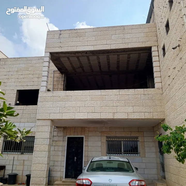 ببيت  مستقل   في منطقه البيره طابقين بالوعد البيره قربي من جوال