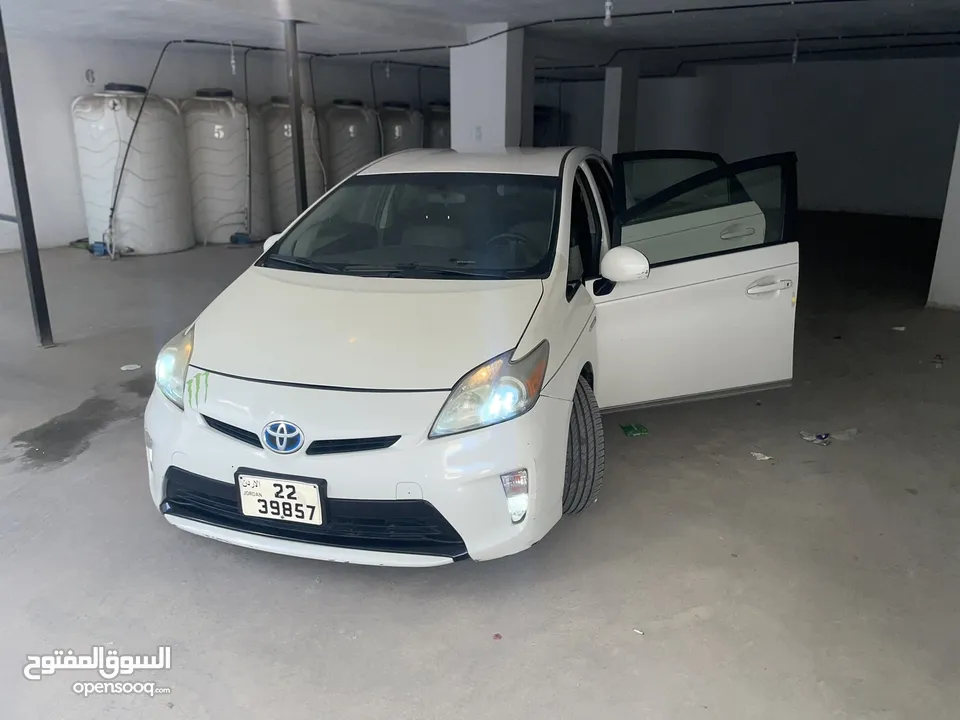 تويوتا بريوس بيرسونا مميزة 2013 للبيع كاش فقط