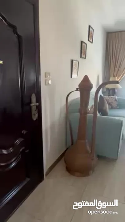 شقة مفروشة مرتبة للإيجار خلف فندق جنيفا وجمعية خليل الرحمن في السابع