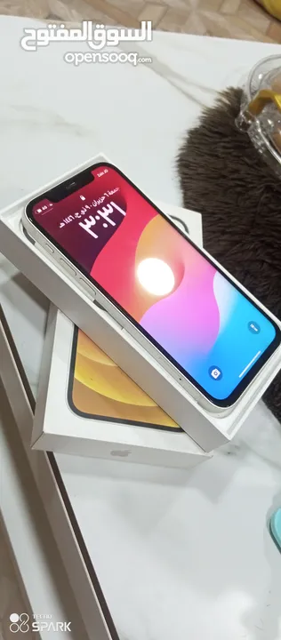 ايفون 12 عادي بطريه 79 بحاله الوكاله معو كرتونه 64 جيجا مغير شاشه نضيفه للبيع او للبدل