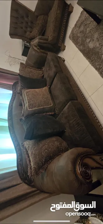للبيع طقم كنب يتسع لا 8اشخاص مستعمل خفيف جدا خشب ثقيل للبيع بسعر مغري