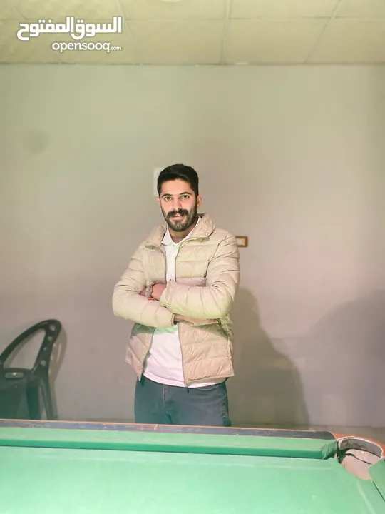 طاولة بلياردوه 10 قدم بلدي بحاله جيده مع طابات و3 استيكات للبيع داخل اربد مطلوب 400 دينار شرا براعيه