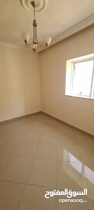 55,000 درهم سنويًا 3 غرف (إحداها ماستر) + صالة و3 حمامات بإطلالة بحرية خلّابة ، قريب من مخرج دبي